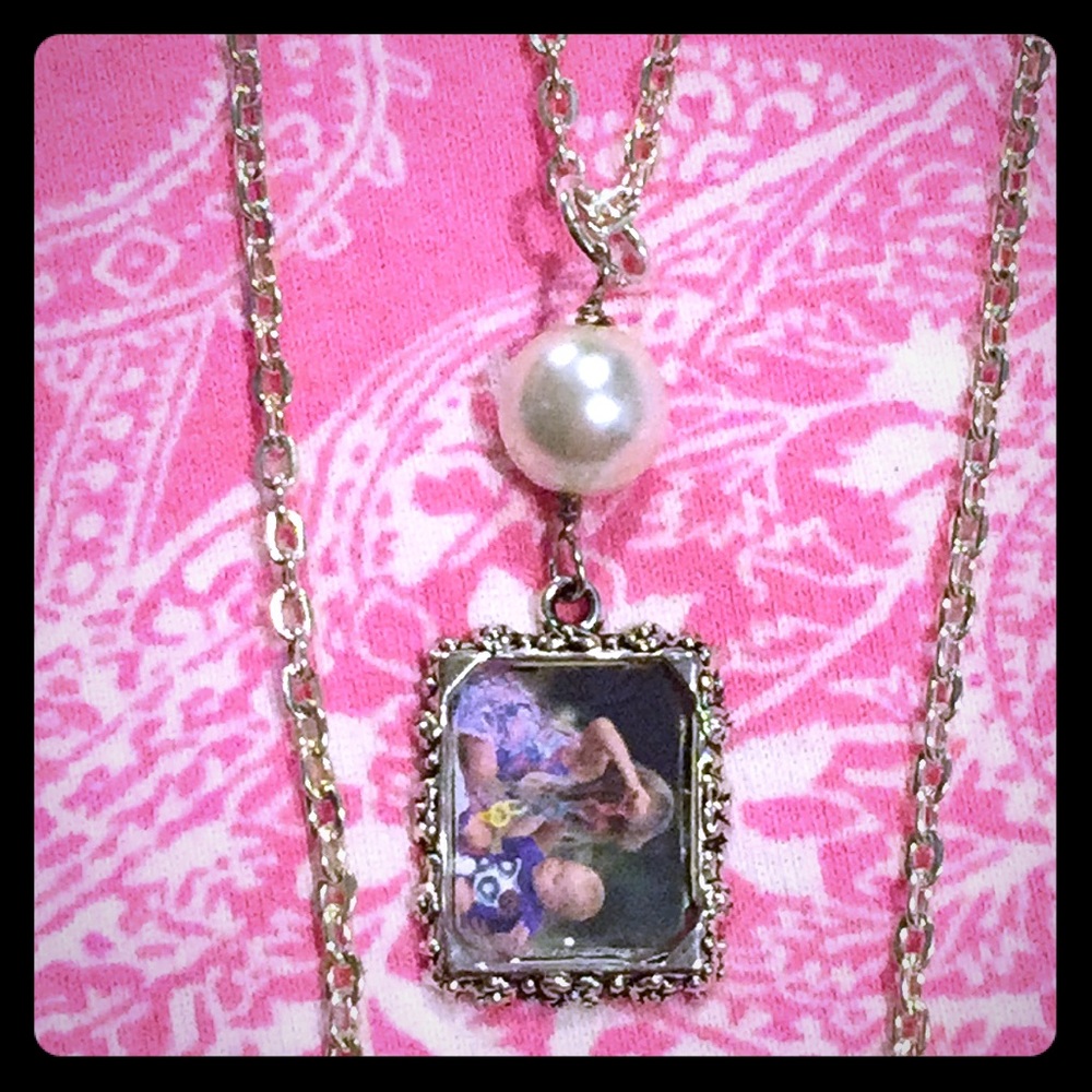 🥰 Handcrafted Photo Keepsake Necklace